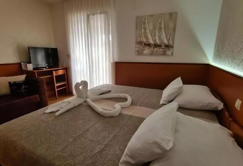 ベッドアンドブレックファースト Sobe/rooms Riva