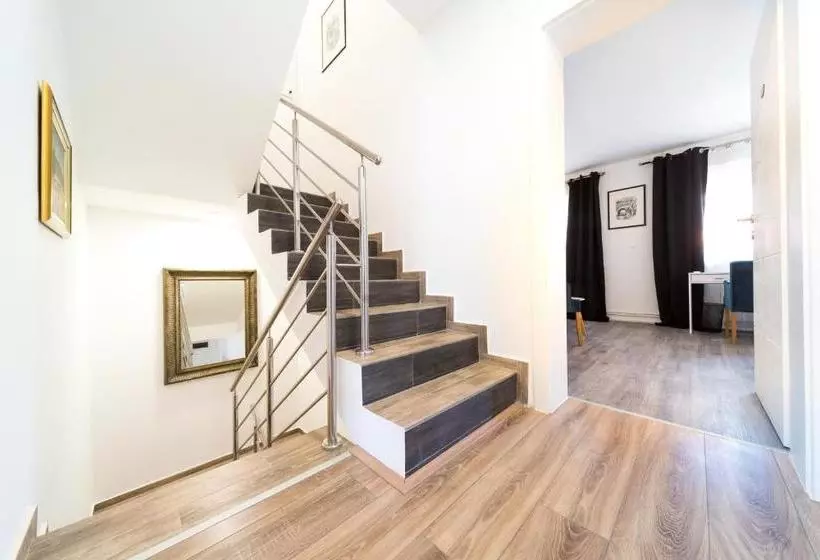 Aamiaismajoitus (B&B) Villa Gradski Vrt