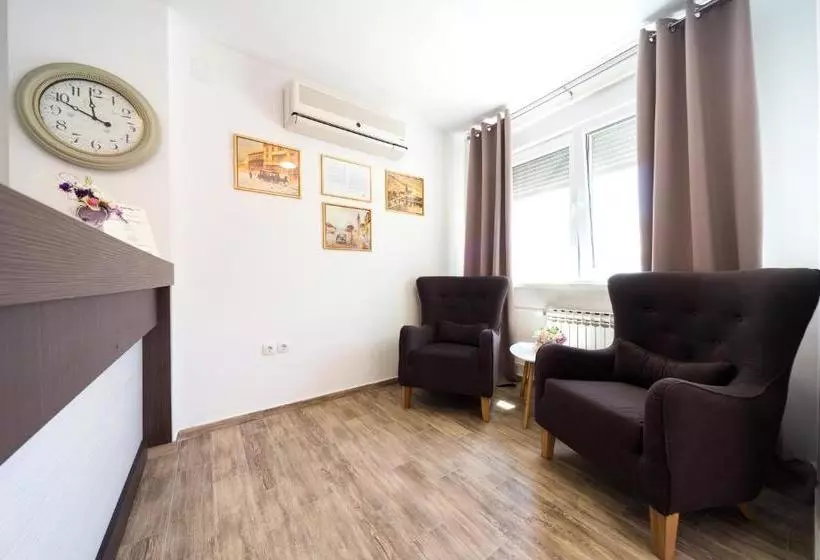 Aamiaismajoitus (B&B) Villa Gradski Vrt