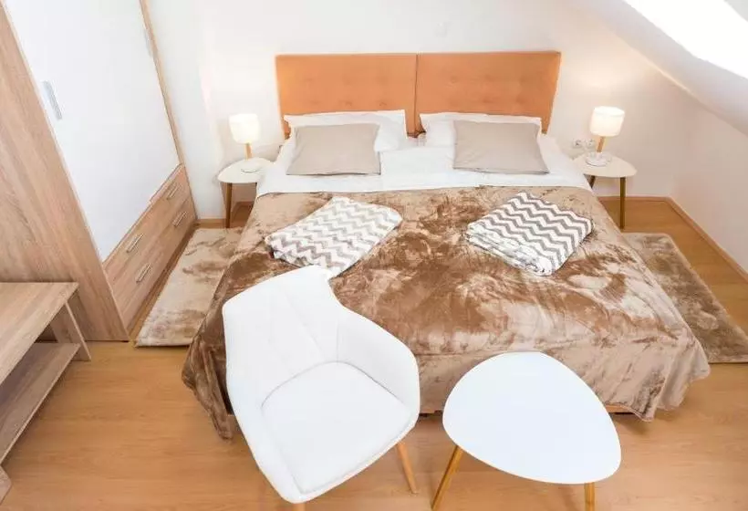 Aamiaismajoitus (B&B) Villa Gradski Vrt