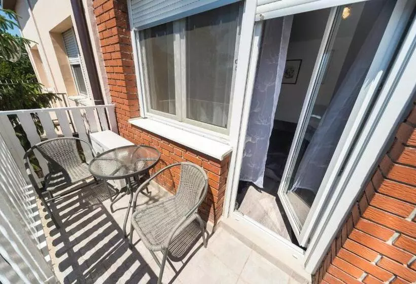 Aamiaismajoitus (B&B) Villa Gradski Vrt