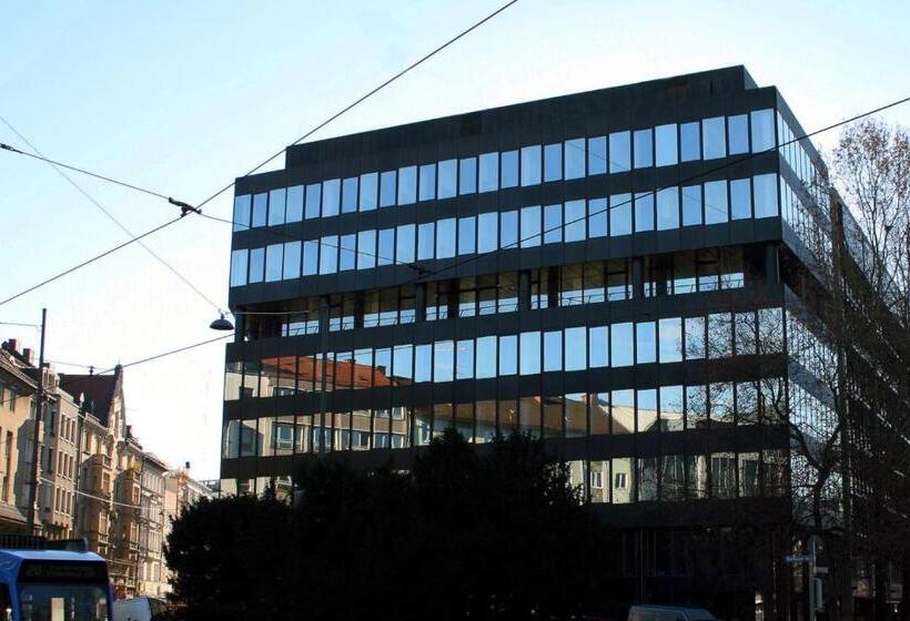 Ruby Lilly Hotel Munich