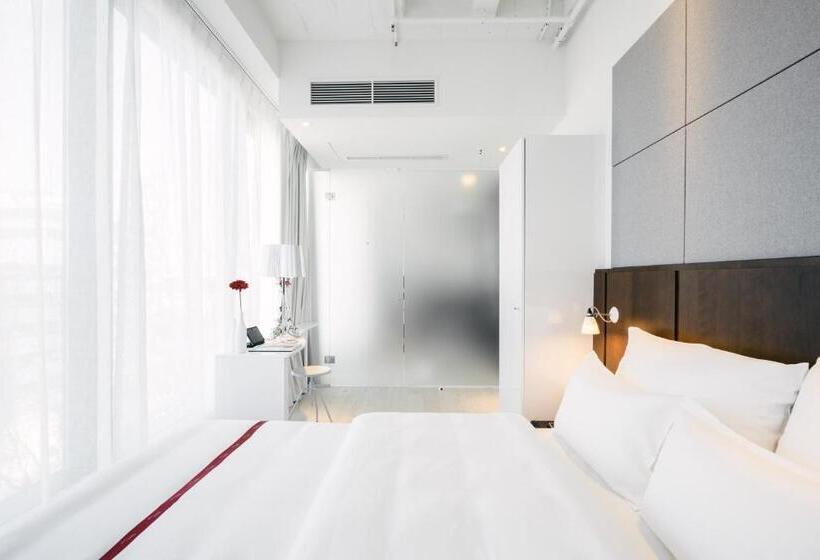Ruby Lilly Hotel Munich