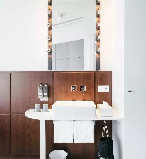 Ruby Lilly Hotel Munich