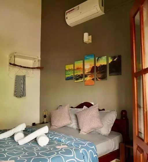 تختخواب و صبحانه Sea Life Guest & Surf House