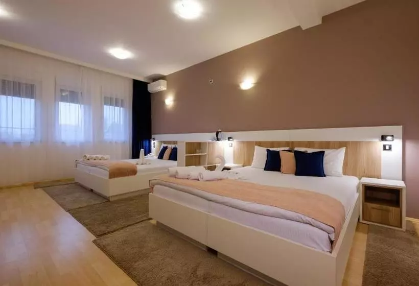 Airport Hotel Garni