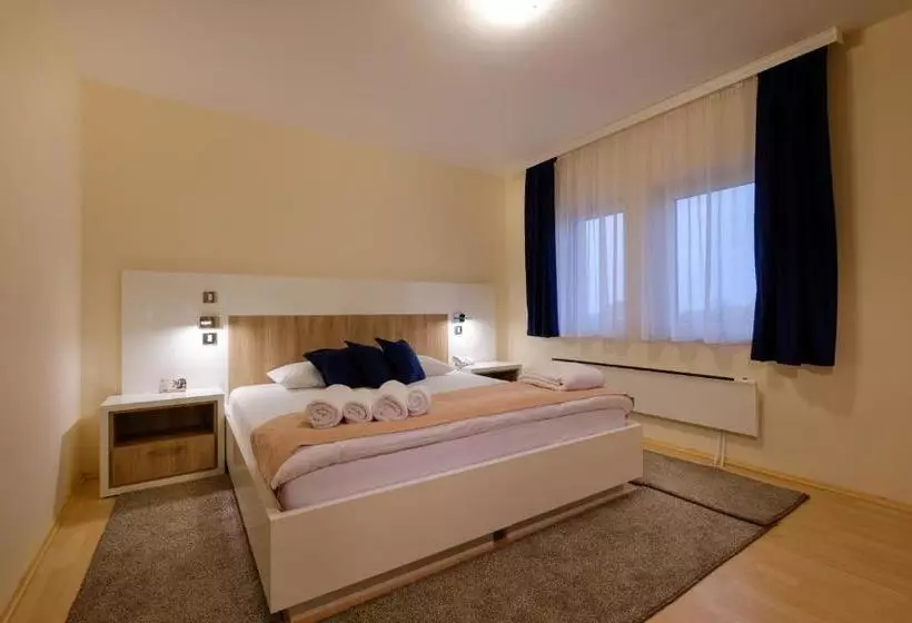 Airport Hotel Garni