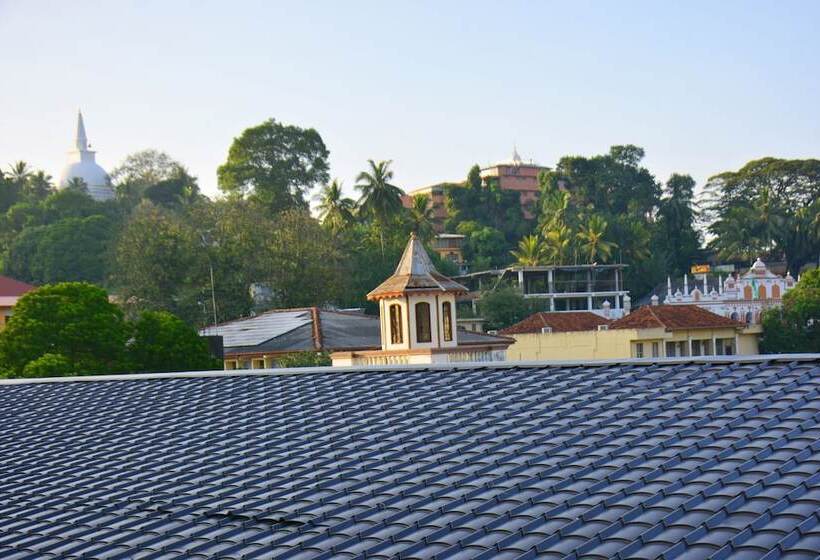 Rush City Hotel Kandy