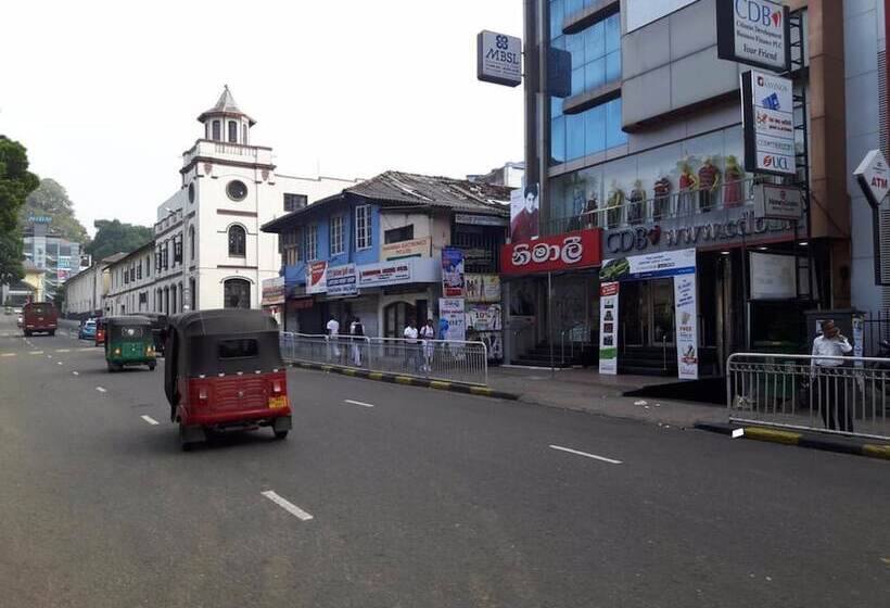 Rush City Hotel Kandy