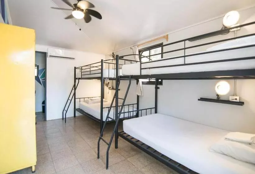 ホテル Selina Tamarindo