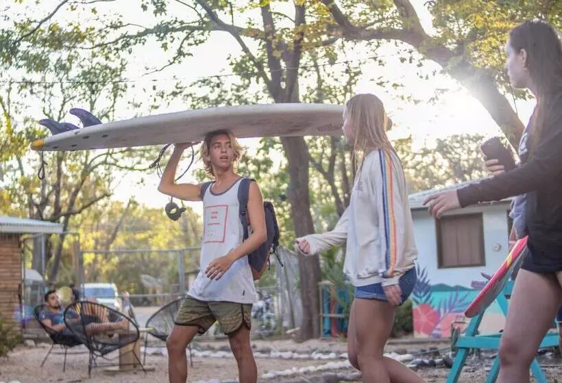 ホテル Selina Tamarindo