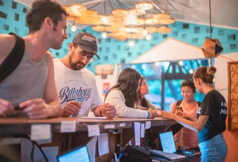 ホテル Selina Tamarindo