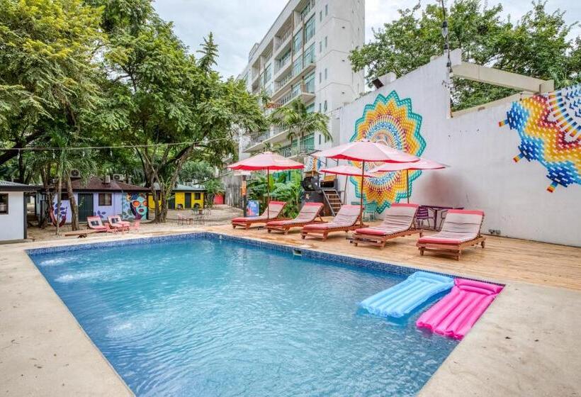 בית מלון כפרי Selina Tamarindo