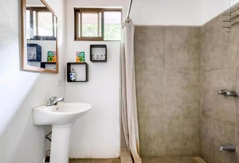 ホテル Selina Tamarindo