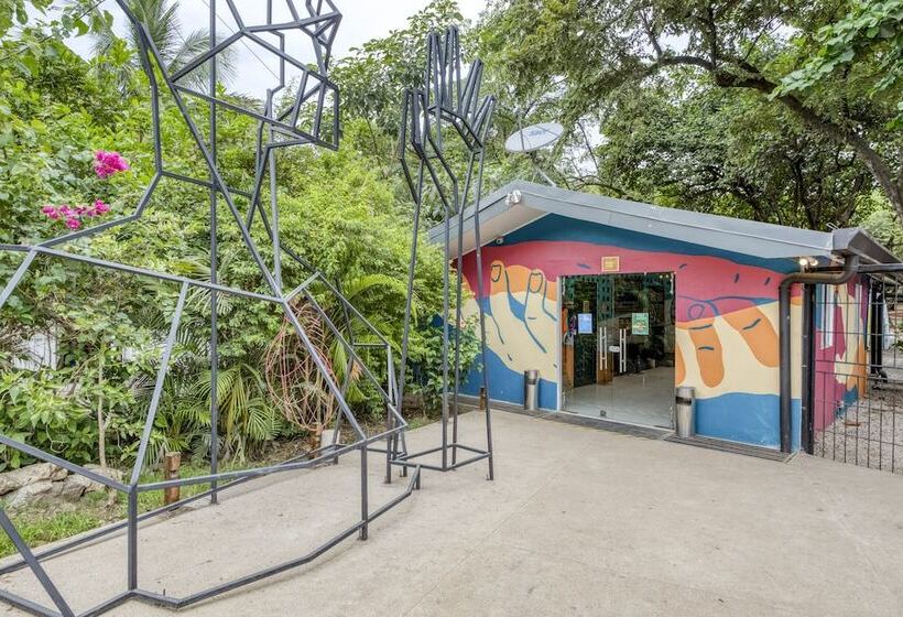 בית מלון כפרי Selina Tamarindo