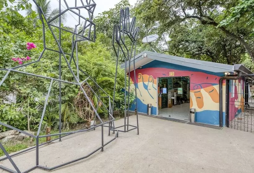 ホテル Selina Tamarindo