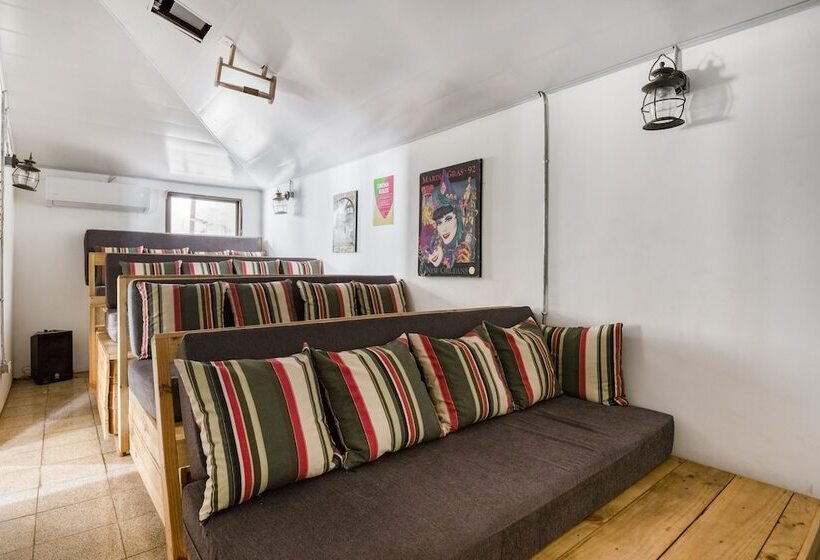 בית מלון כפרי Selina Tamarindo