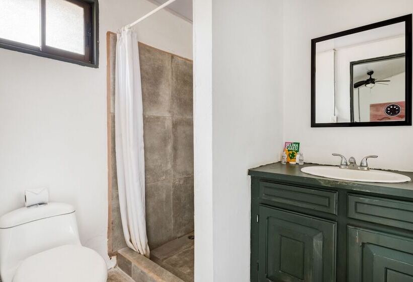 בית מלון כפרי Selina Tamarindo