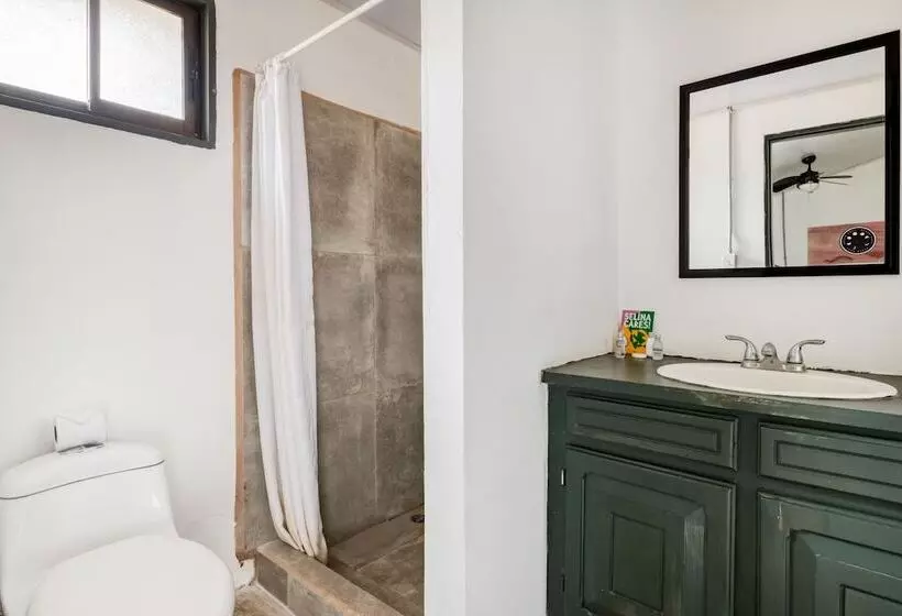 ホテル Selina Tamarindo