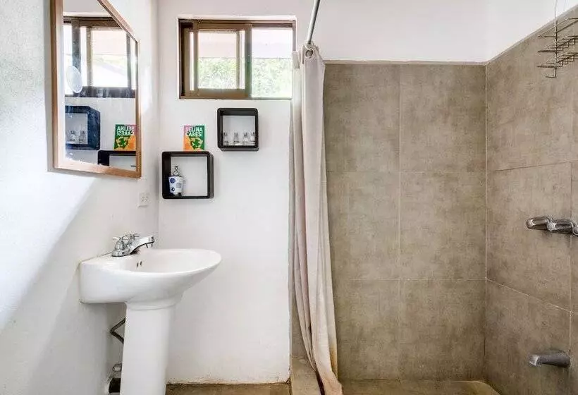 ホテル Selina Tamarindo