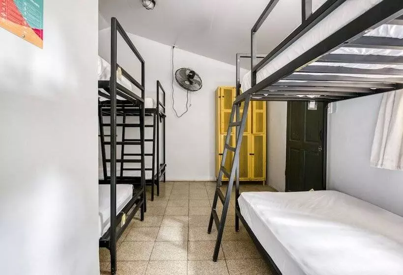 ホテル Selina Tamarindo