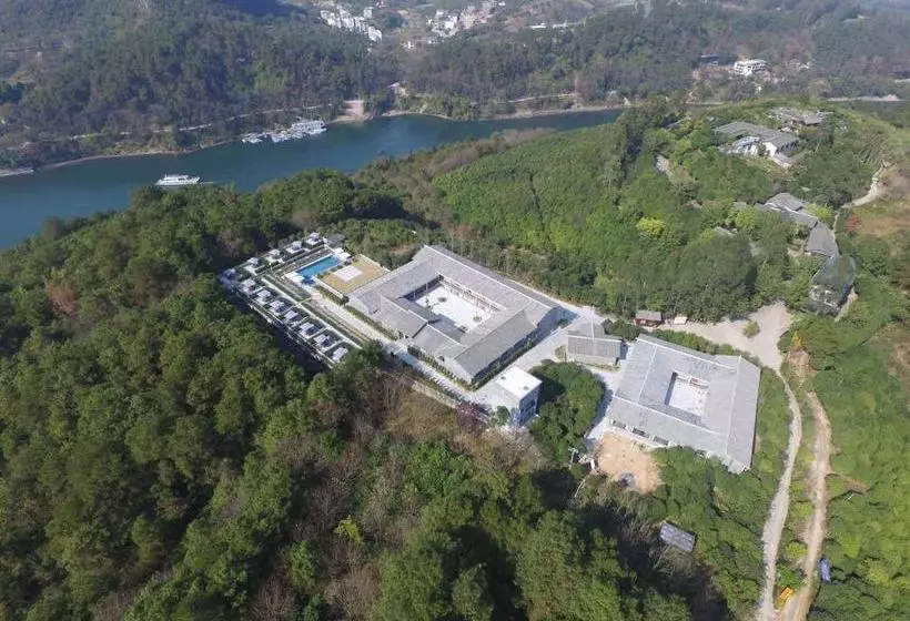 Hotelli Yangshuo Mountain Top Retreat