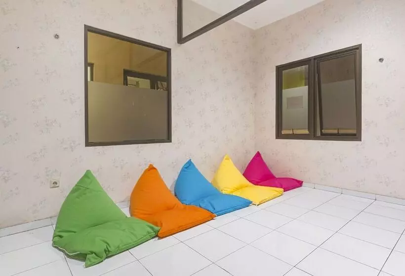Reddoorz Hostel @ Pondok Backpacker Malang