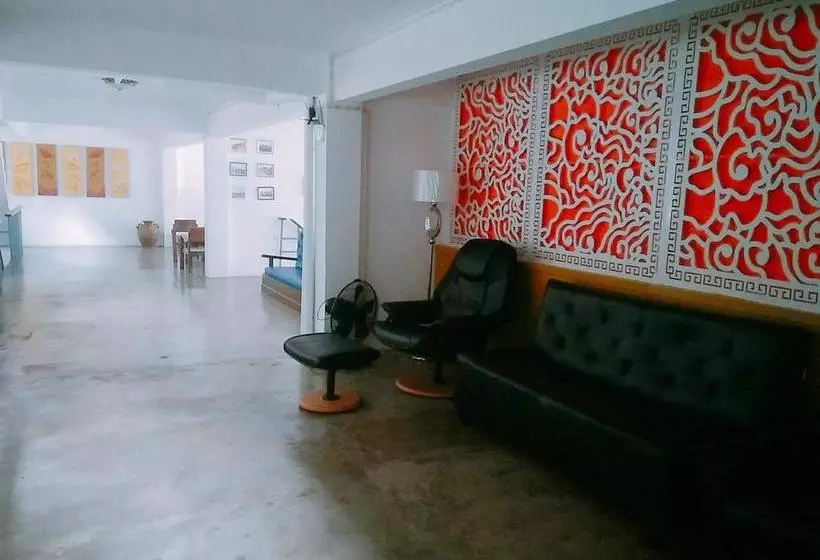 Retkeilymaja Siri Krabi