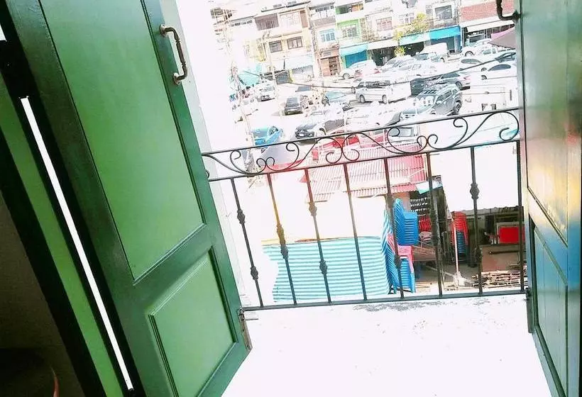 Retkeilymaja Siri Krabi