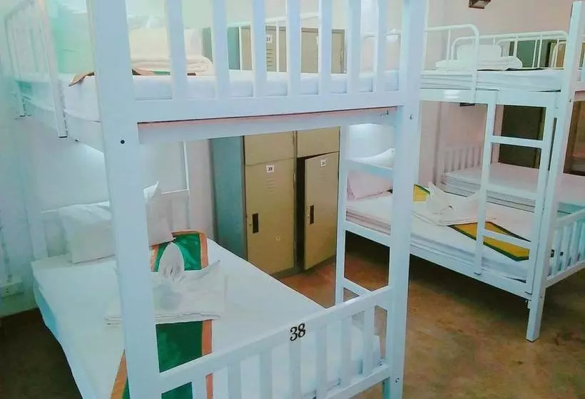 Retkeilymaja Siri Krabi