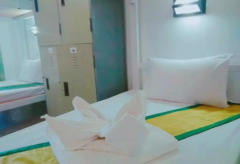 Retkeilymaja Siri Krabi