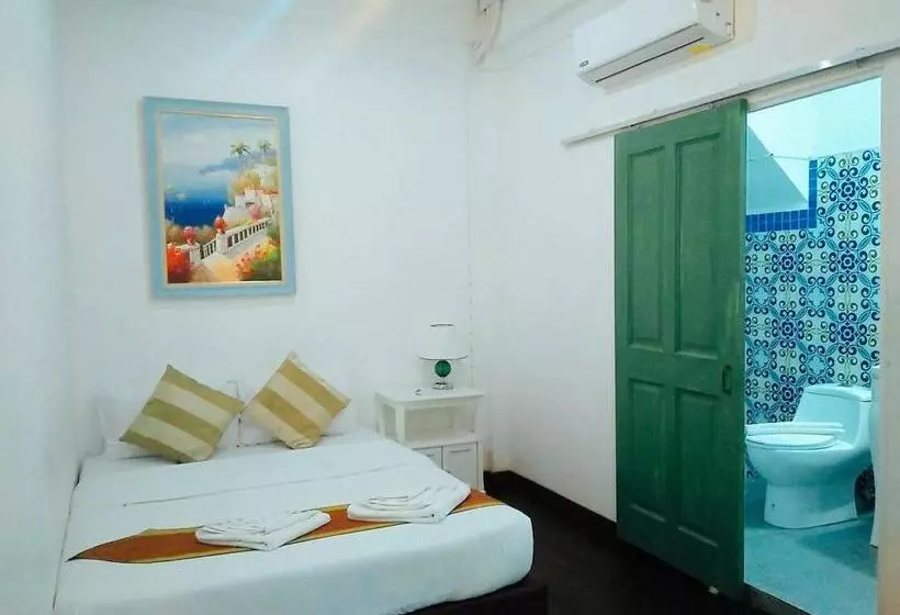 Retkeilymaja Siri Krabi