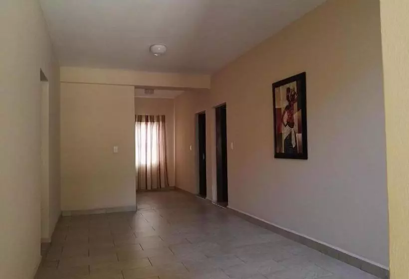 تختخواب و صبحانه Khamanzi Lodge