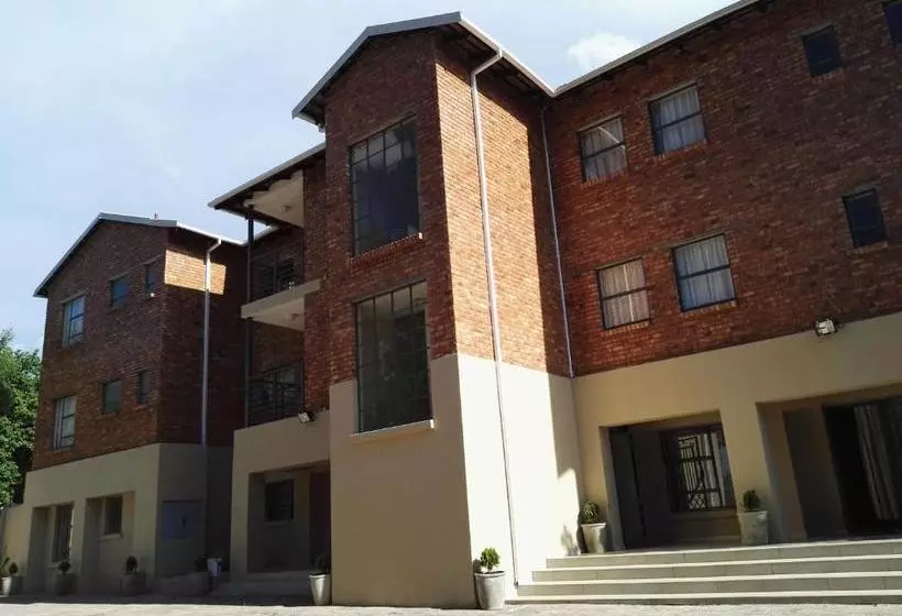 تختخواب و صبحانه Khamanzi Lodge