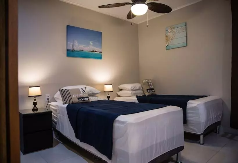 تختخواب و صبحانه The Pier Beach Inn & Suites