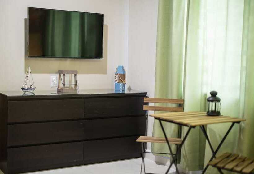 تختخواب و صبحانه The Pier Beach Inn & Suites