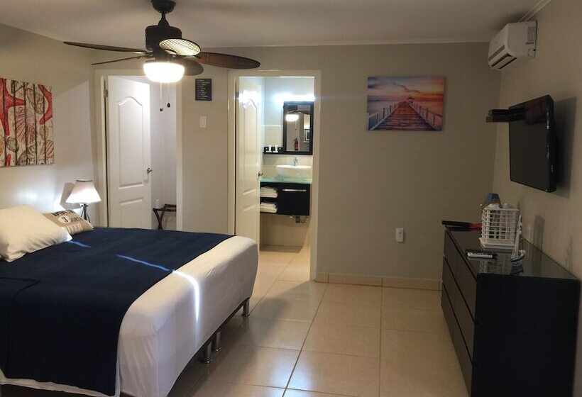 تختخواب و صبحانه The Pier Beach Inn & Suites