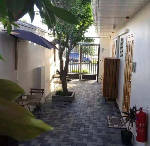تختخواب و صبحانه The Pier Beach Inn & Suites