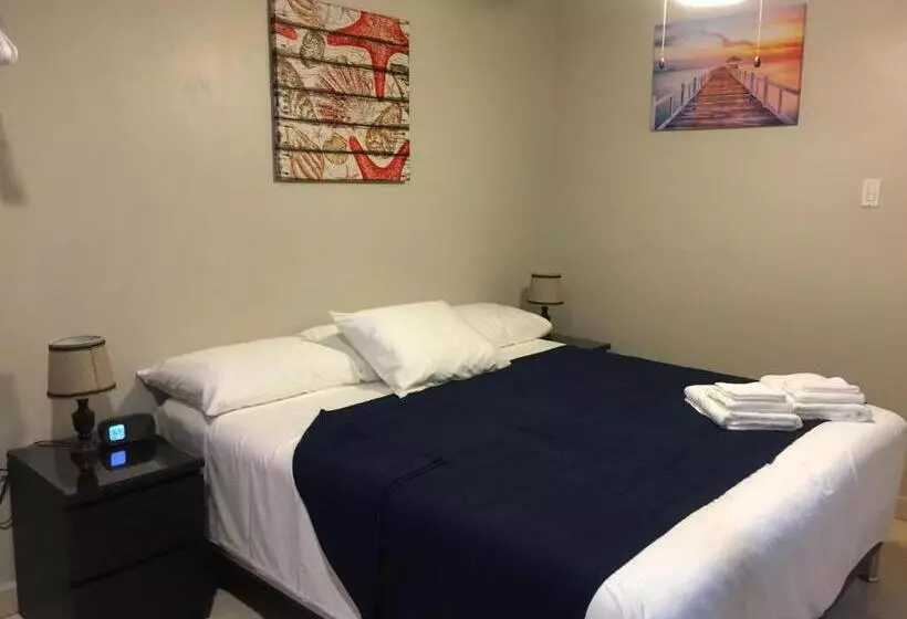 تختخواب و صبحانه The Pier Beach Inn & Suites