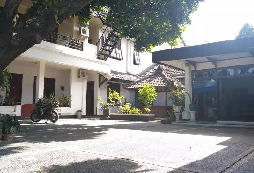 Hotelli Kurnia Jaya