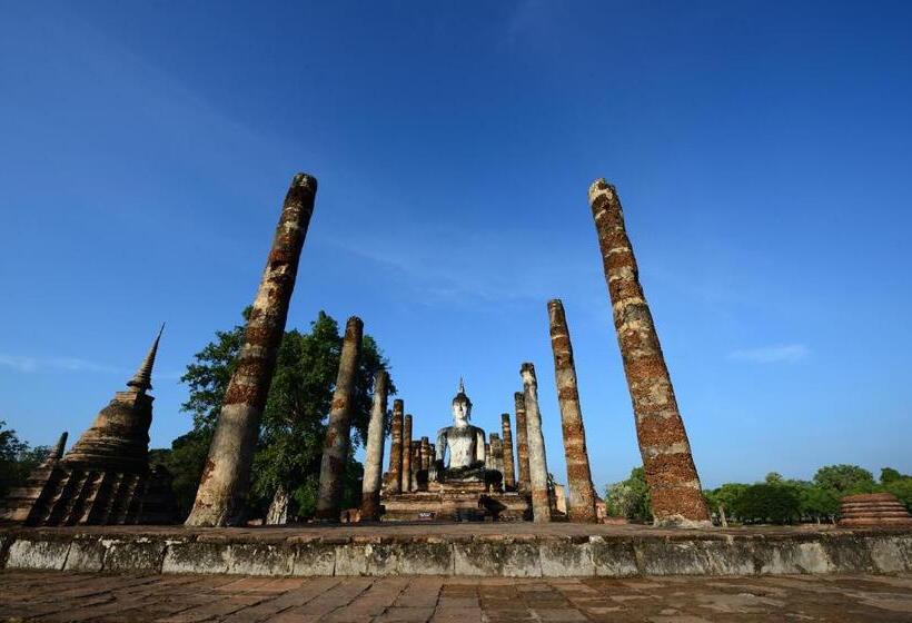 בית מלון כפרי Saksuksmile Resort