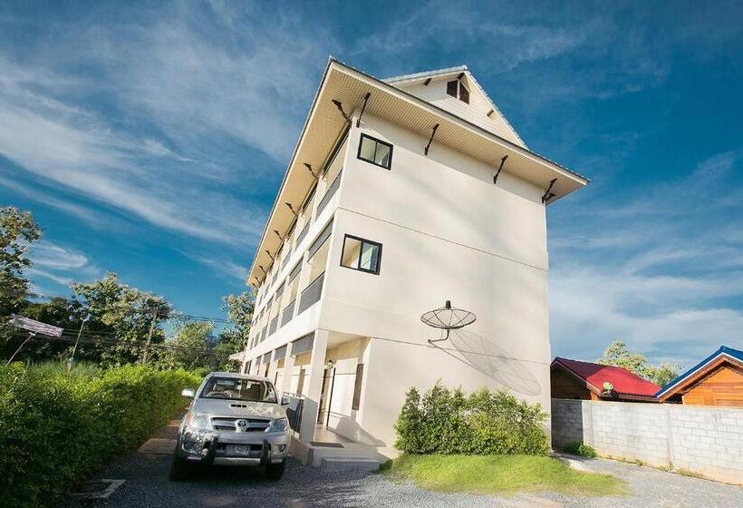 בית מלון כפרי Saksuksmile Resort