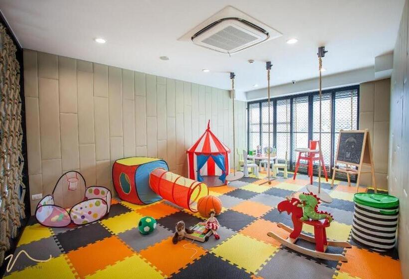 בית מלון כפרי Varinah Resort