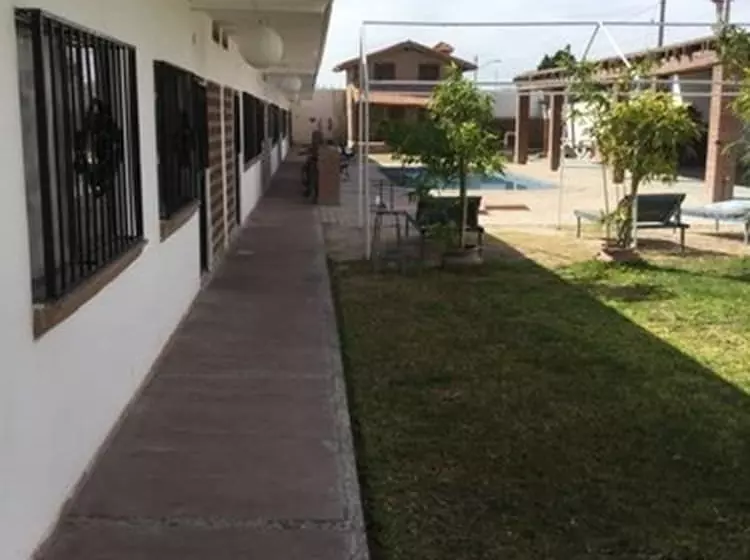 Las Flores Hotel Y Cabañas