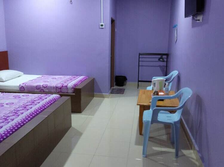 فندق على الطريق Inapan Aishah