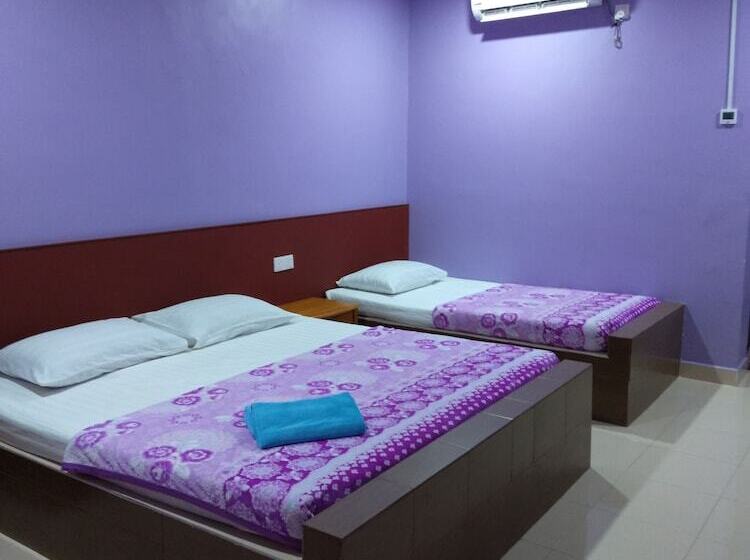 فندق على الطريق Inapan Aishah