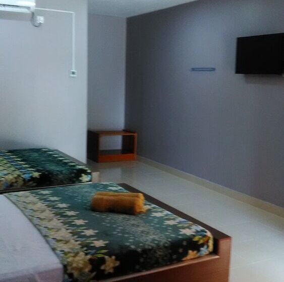 فندق على الطريق Inapan Aishah