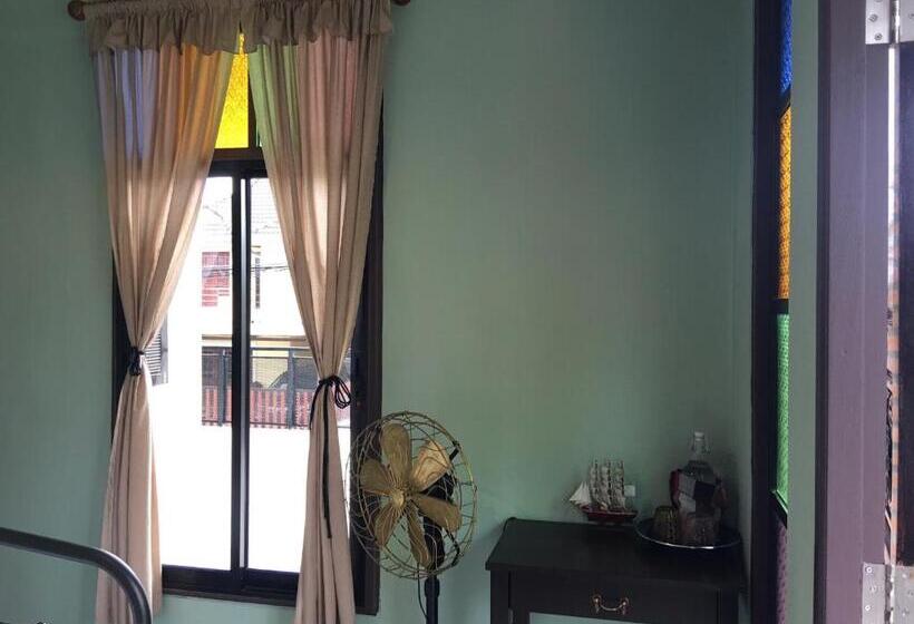 호스텔 Talardkao Balcony Krabi