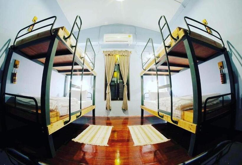 호스텔 Talardkao Balcony Krabi