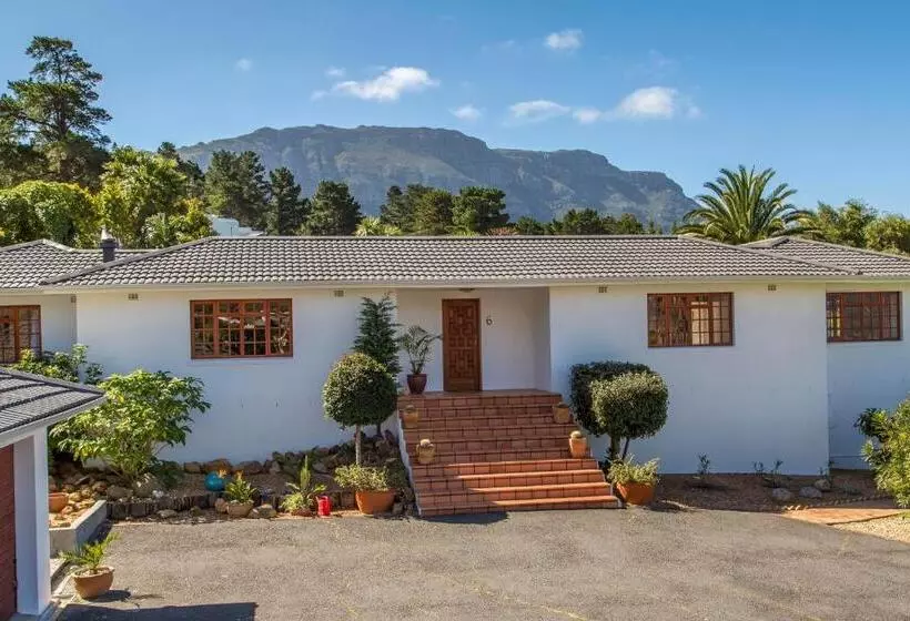 Aamiaismajoitus (B&B) Hout Bay Lodge